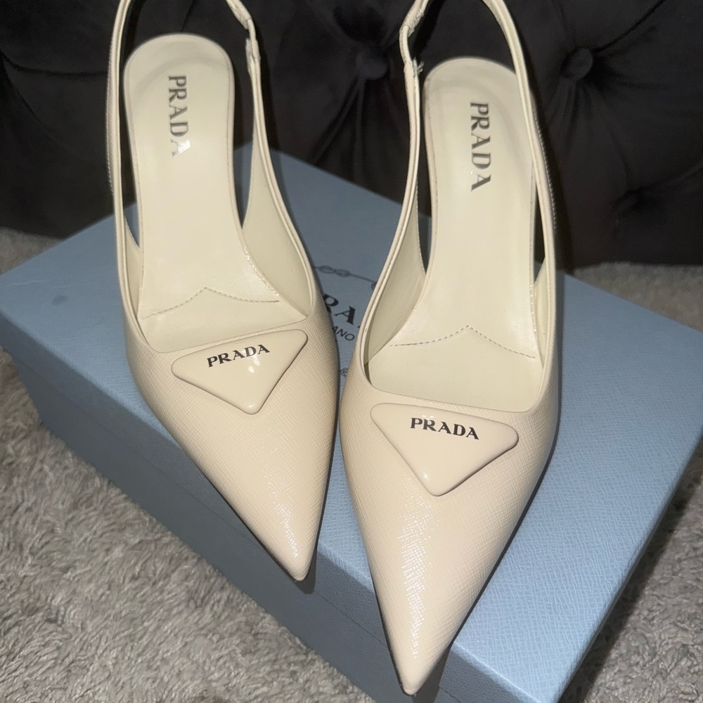 Prada Patent leather slingback pumps (cream) - Picture 2 of 8